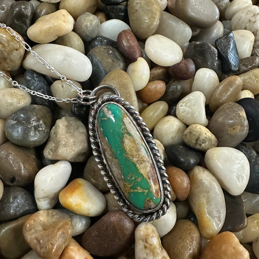 GTMW Stone Mtn Turquoise Green Ribbon Rock Necklace