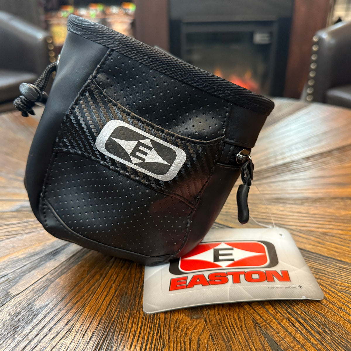 Easton Release Pouch